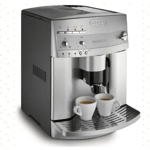 De'Longhi Magnifica – Versatile Espresso and Coffee Machine for Home Baristas De'Longhi Magnifica espresso machine with built-in grinder and frother, ideal for creating café-style beverages at home.