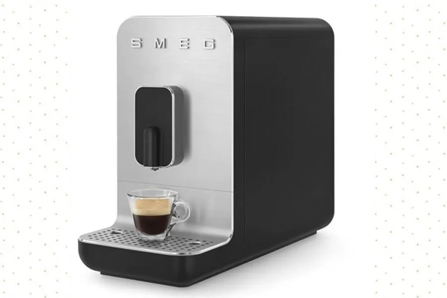 Smeg BCC01 bean-to-cup espresso machine with a retro design, featuring a compact build and a built-in grinder.