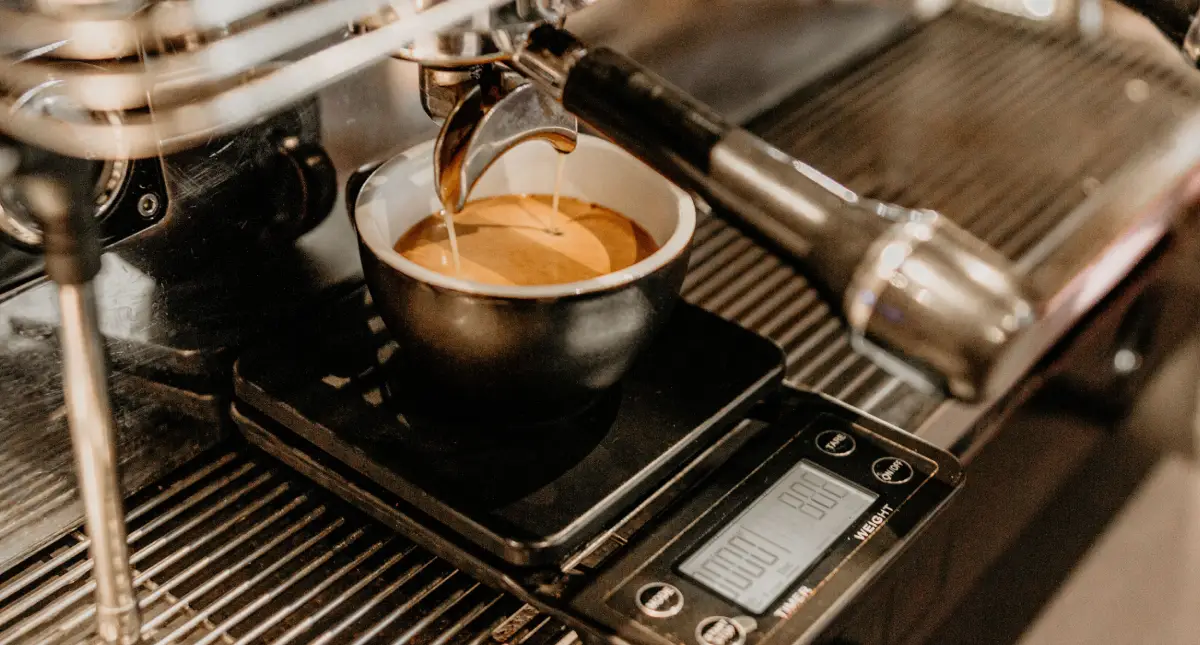 Best Espresso Scale With Timer 2 Espresso scale with timer on a espresso machine weighing espresso